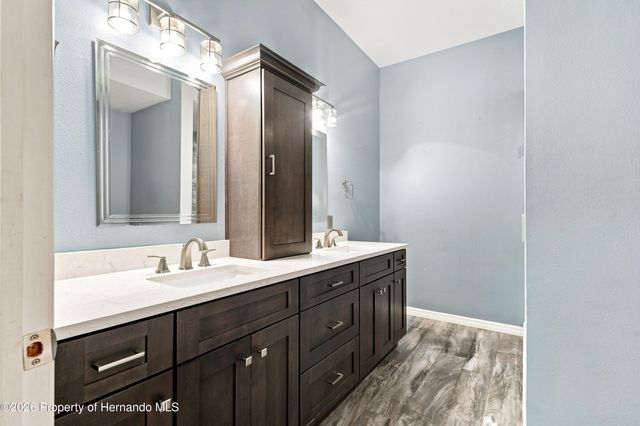 10097 Holly Berry Drive, Weeki Wachee, FL 34613