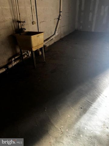 21 MONASTERY AVE S, Baltimore, MD 21229