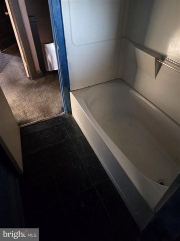 21 MONASTERY AVE S, Baltimore, MD 21229