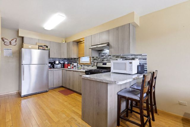 9324 S Thomas Avenue, Bridgeview, IL 60455