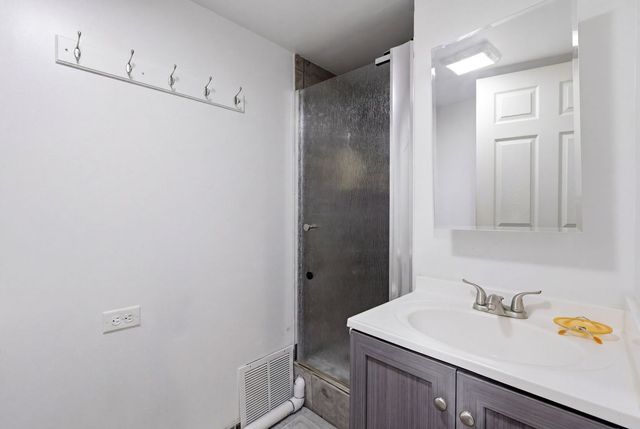 9324 S Thomas Avenue, Bridgeview, IL 60455
