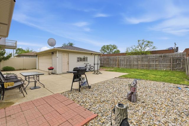 9324 S Thomas Avenue, Bridgeview, IL 60455