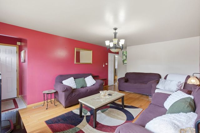 9324 S Thomas Avenue, Bridgeview, IL 60455