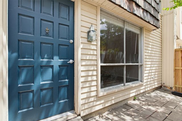 2702 Douglas Avenue 143, Dallas, TX 75219