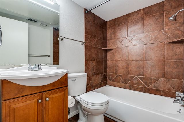 2702 Douglas Avenue 143, Dallas, TX 75219