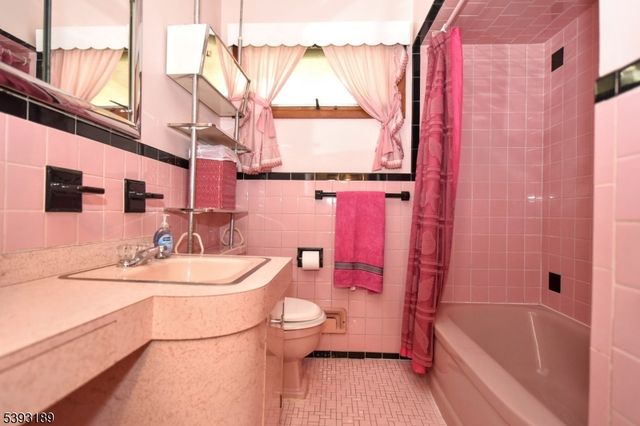 394 Valley Rd, Clifton City, NJ 07013