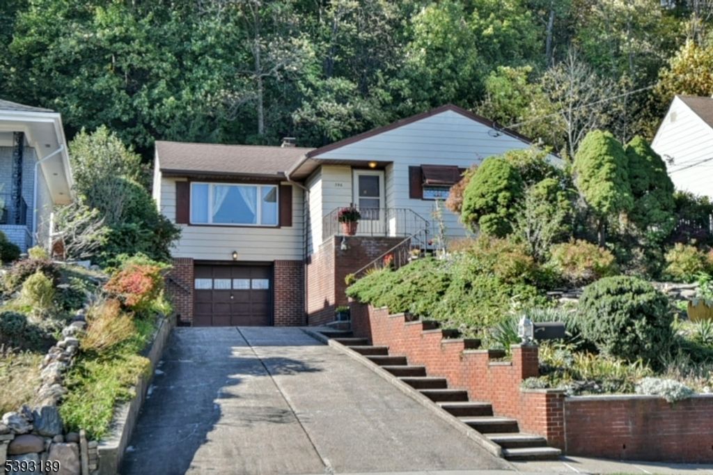 394 Valley Rd, Clifton City, NJ 07013