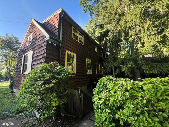 51 ELFMAN DR, Doylestown, PA 18901