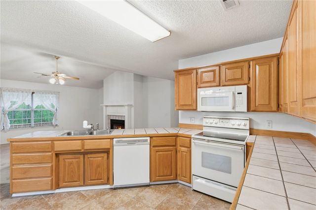 19 Tarleton Lane, Bella Vista, AR 72715