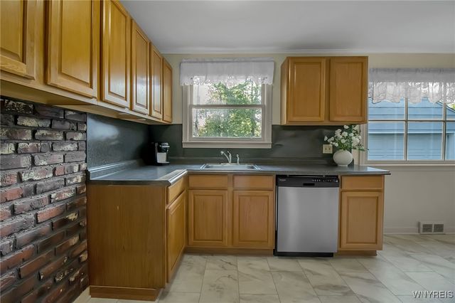 4160 Harlem Road, Amherst, NY 14226