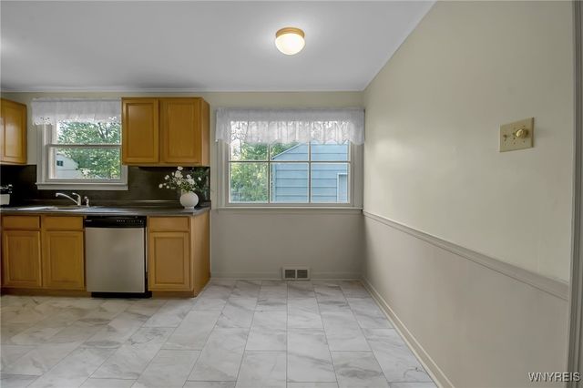 4160 Harlem Road, Amherst, NY 14226