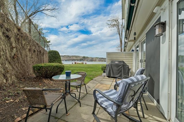 23 Pleasant St Apt 1-1, Meredith, NH 03253