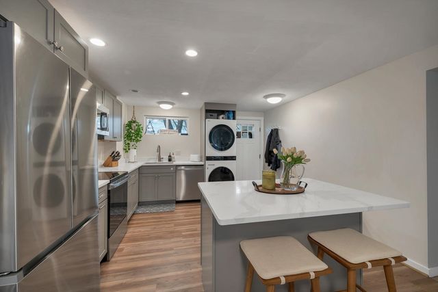 23 Pleasant St Apt 1-1, Meredith, NH 03253
