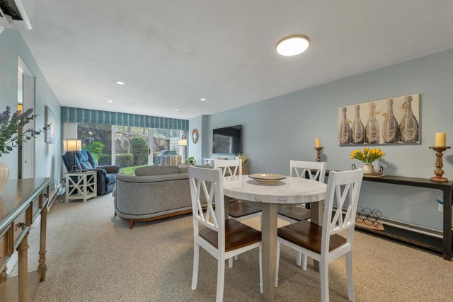 23 Pleasant St Apt 1-1, Meredith, NH 03253