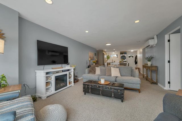 23 Pleasant St Apt 1-1, Meredith, NH 03253