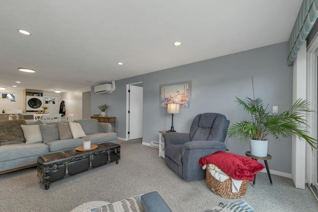 23 Pleasant St Apt 1-1, Meredith, NH 03253