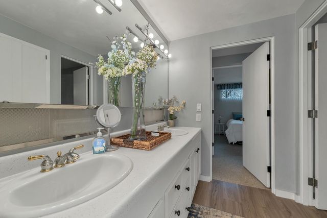 23 Pleasant St Apt 1-1, Meredith, NH 03253