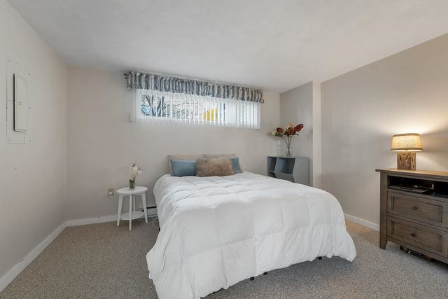 23 Pleasant St Apt 1-1, Meredith, NH 03253
