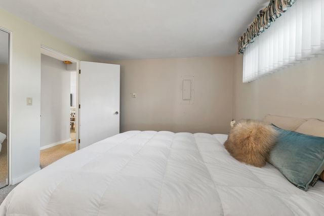 23 Pleasant St Apt 1-1, Meredith, NH 03253