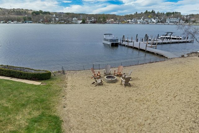 23 Pleasant St Apt 1-1, Meredith, NH 03253
