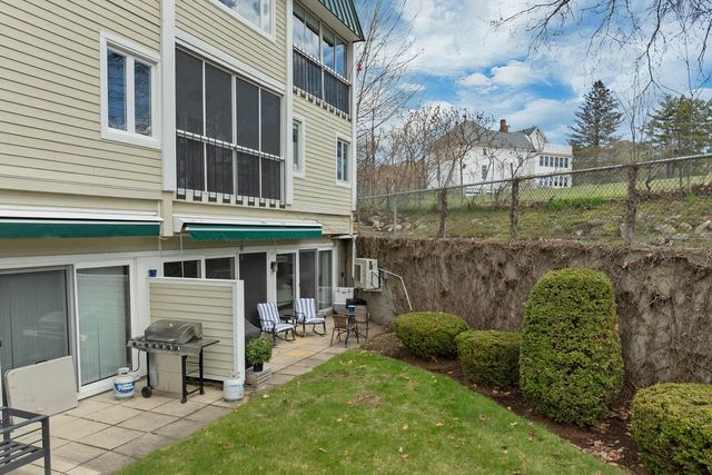 23 Pleasant St Apt 1-1, Meredith, NH 03253