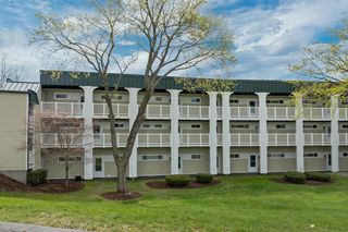 23 Pleasant St Apt 1-1, Meredith, NH 03253