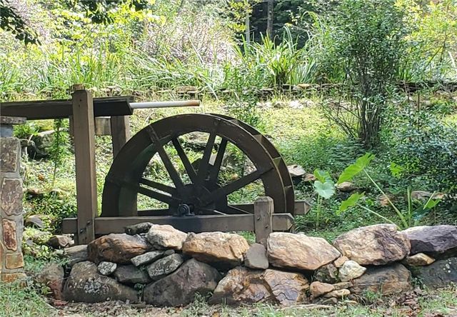 20 Goldmine Drive, Ellijay, GA 30536