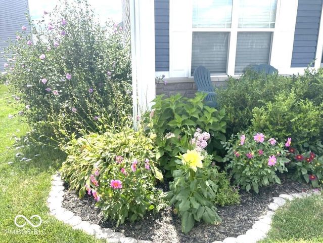 7958 Apalachee Drive, Indianapolis, IN 46217