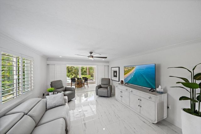 706 SPANISH DRIVE S, Longboat Key, FL 34228