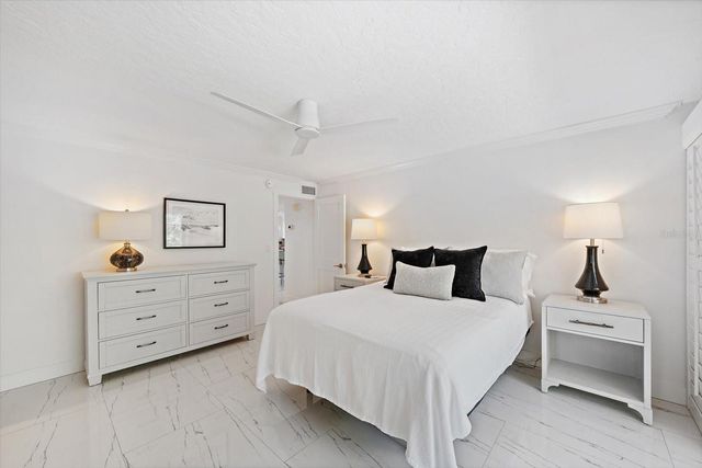 706 SPANISH DRIVE S, Longboat Key, FL 34228