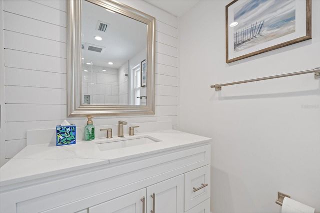 706 SPANISH DRIVE S, Longboat Key, FL 34228
