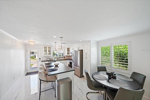 706 SPANISH DRIVE S, Longboat Key, FL 34228