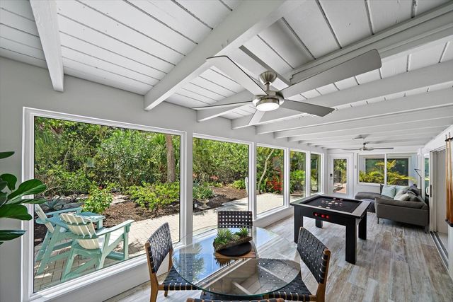 706 SPANISH DRIVE S, Longboat Key, FL 34228
