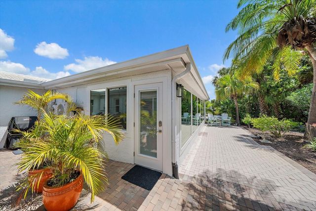 706 SPANISH DRIVE S, Longboat Key, FL 34228