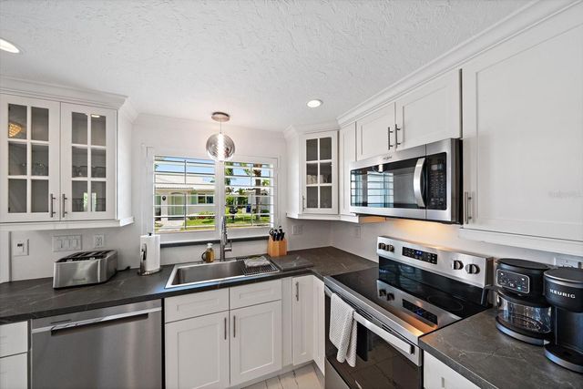 706 SPANISH DRIVE S, Longboat Key, FL 34228