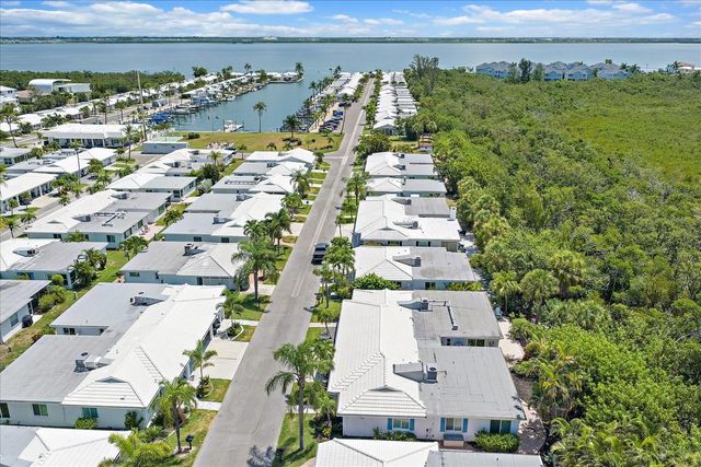 706 SPANISH DRIVE S, Longboat Key, FL 34228