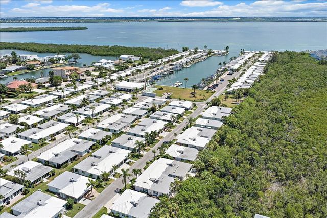 706 SPANISH DRIVE S, Longboat Key, FL 34228