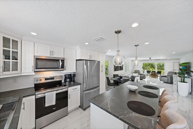 706 SPANISH DRIVE S, Longboat Key, FL 34228