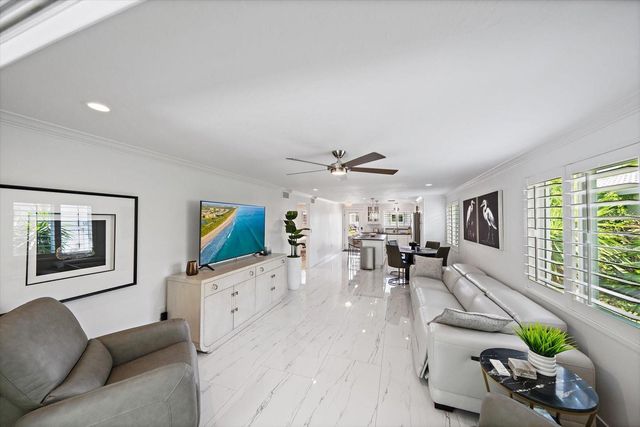 706 SPANISH DRIVE S, Longboat Key, FL 34228