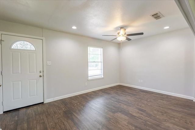 6605 Summertime Lane, Watauga, TX 76148