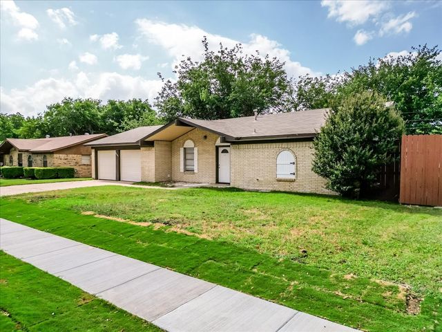 6605 Summertime Lane, Watauga, TX 76148