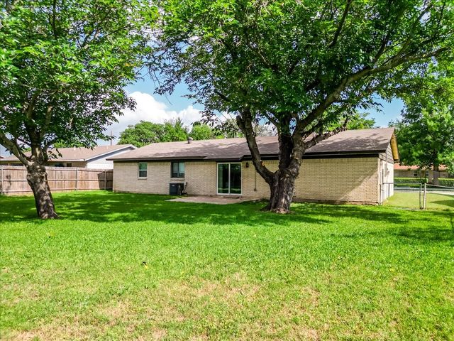 6605 Summertime Lane, Watauga, TX 76148