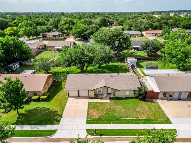 6605 Summertime Lane, Watauga, TX 76148