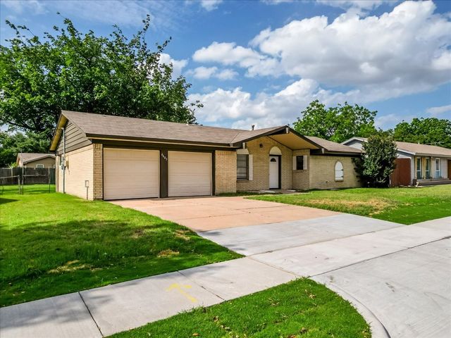 6605 Summertime Lane, Watauga, TX 76148