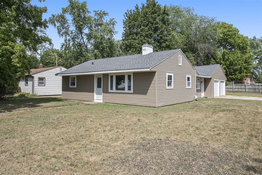2383 Virginia Rd, Benton Harbor, MI 49022