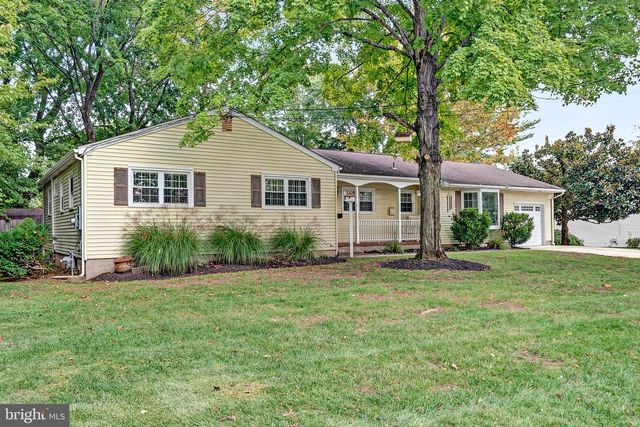 5 ROYAL OAK RD, Lawrence Township, NJ 08648