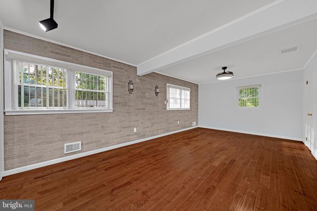 5 ROYAL OAK RD, Lawrence Township, NJ 08648