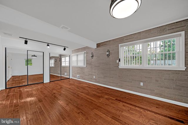 5 ROYAL OAK RD, Lawrence Township, NJ 08648