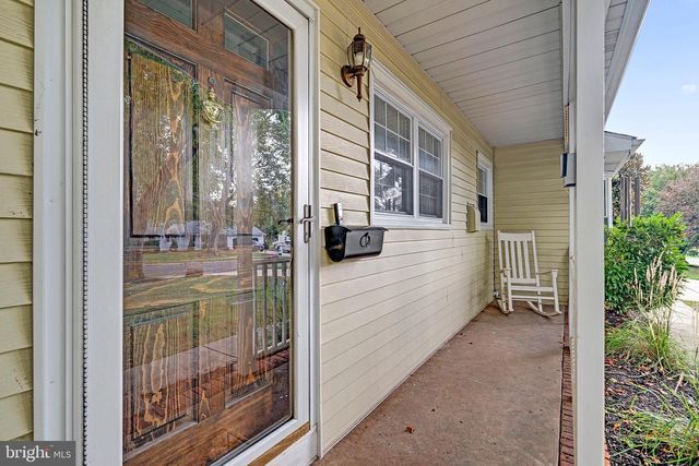 5 ROYAL OAK RD, Lawrence Township, NJ 08648