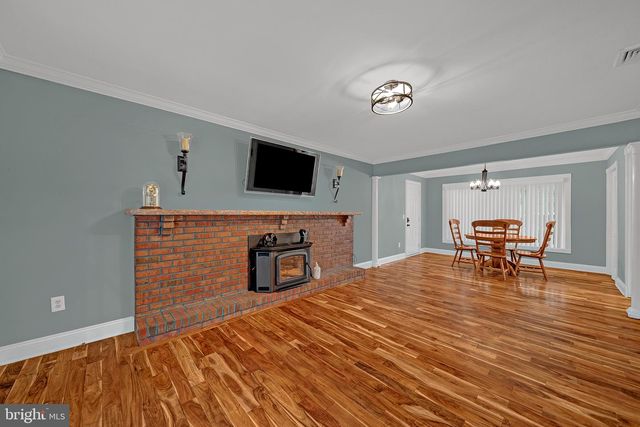 5 ROYAL OAK RD, Lawrence Township, NJ 08648